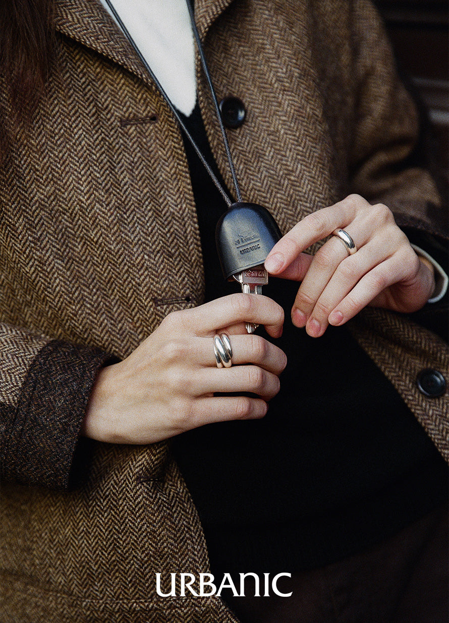 <alt=ring with ll bussetto collaboration>