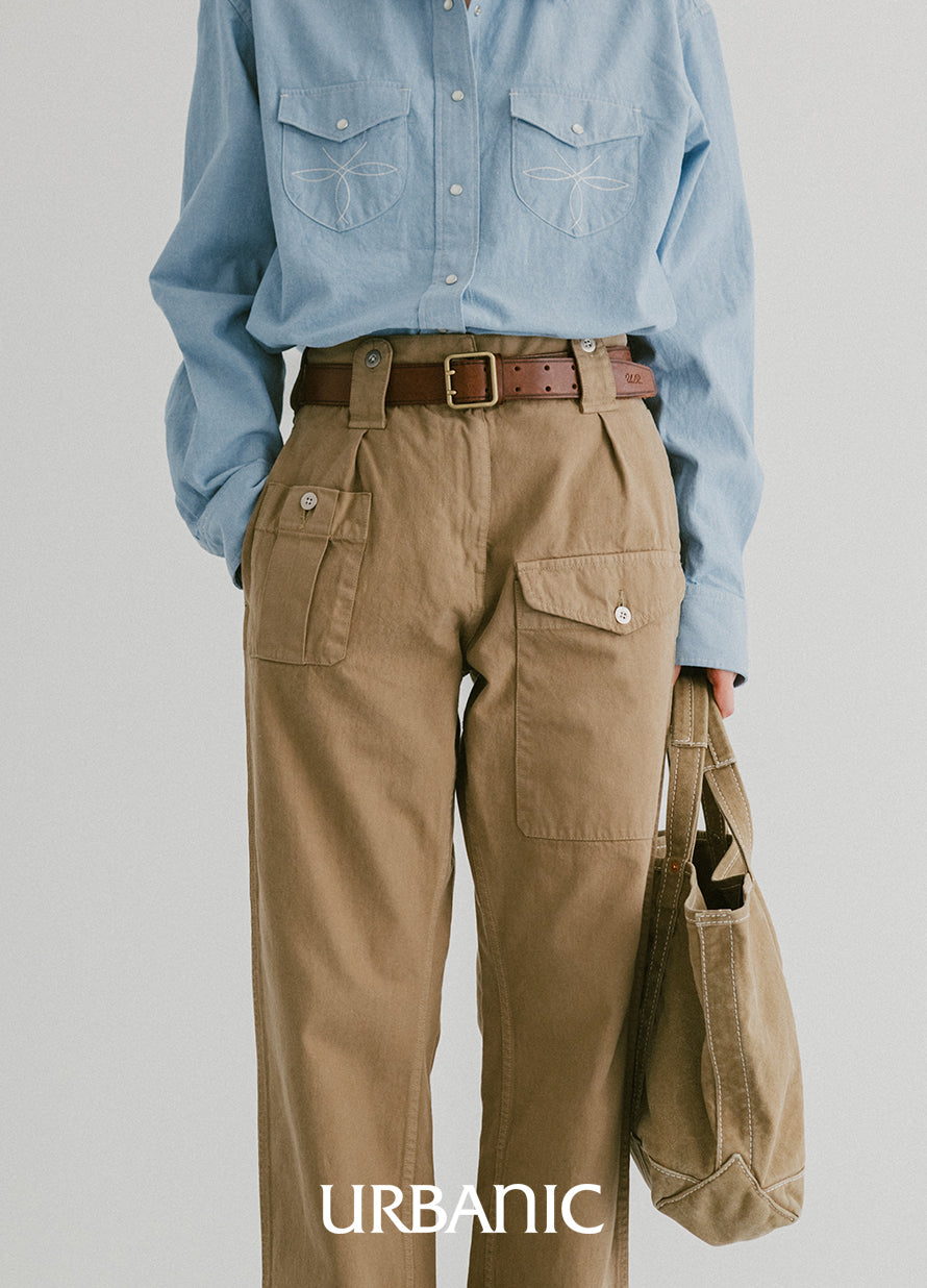 Blue shirt outfit with khaki pants
