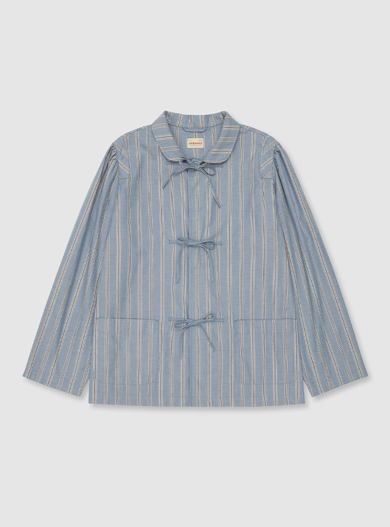Tie-front shirt with romantic workwear-inspired details
