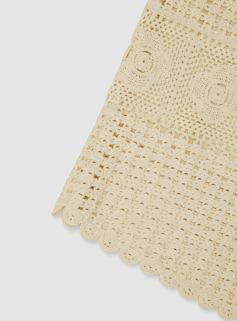 Cotton lace skirt with floral and net-like patterns
