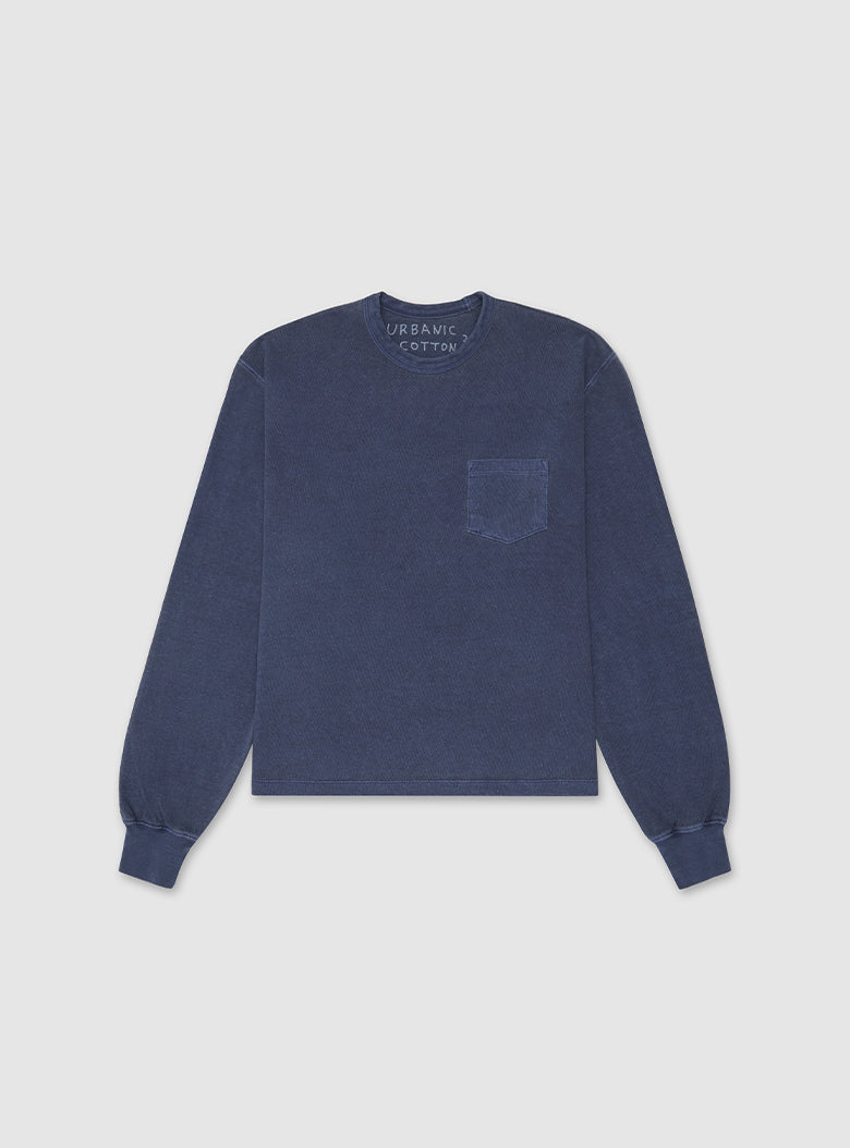 Relaxed long-sleeve T-shirt made from 100% recycled cotton.