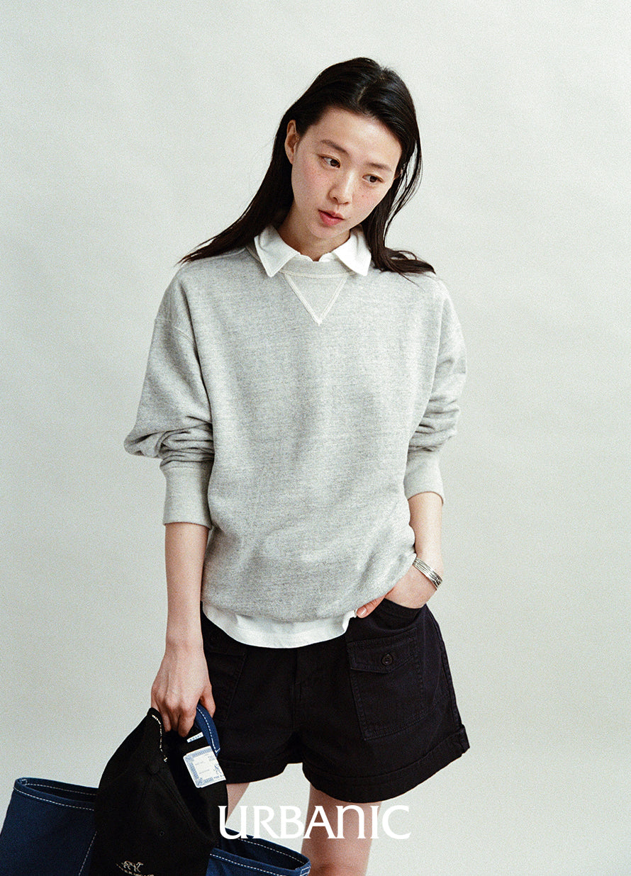 gray sweatshirt outfit for women