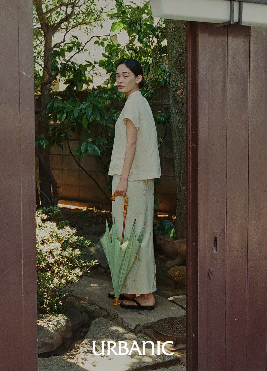 Airy 100% linen blouse with a crisp textured finish