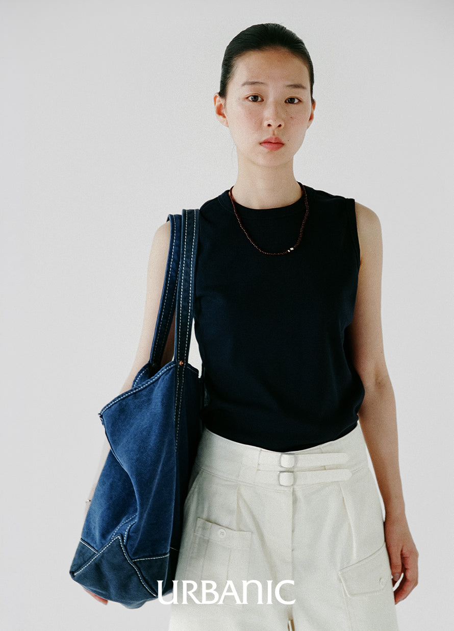 Structured cotton and polyester sleeveless T-shirt