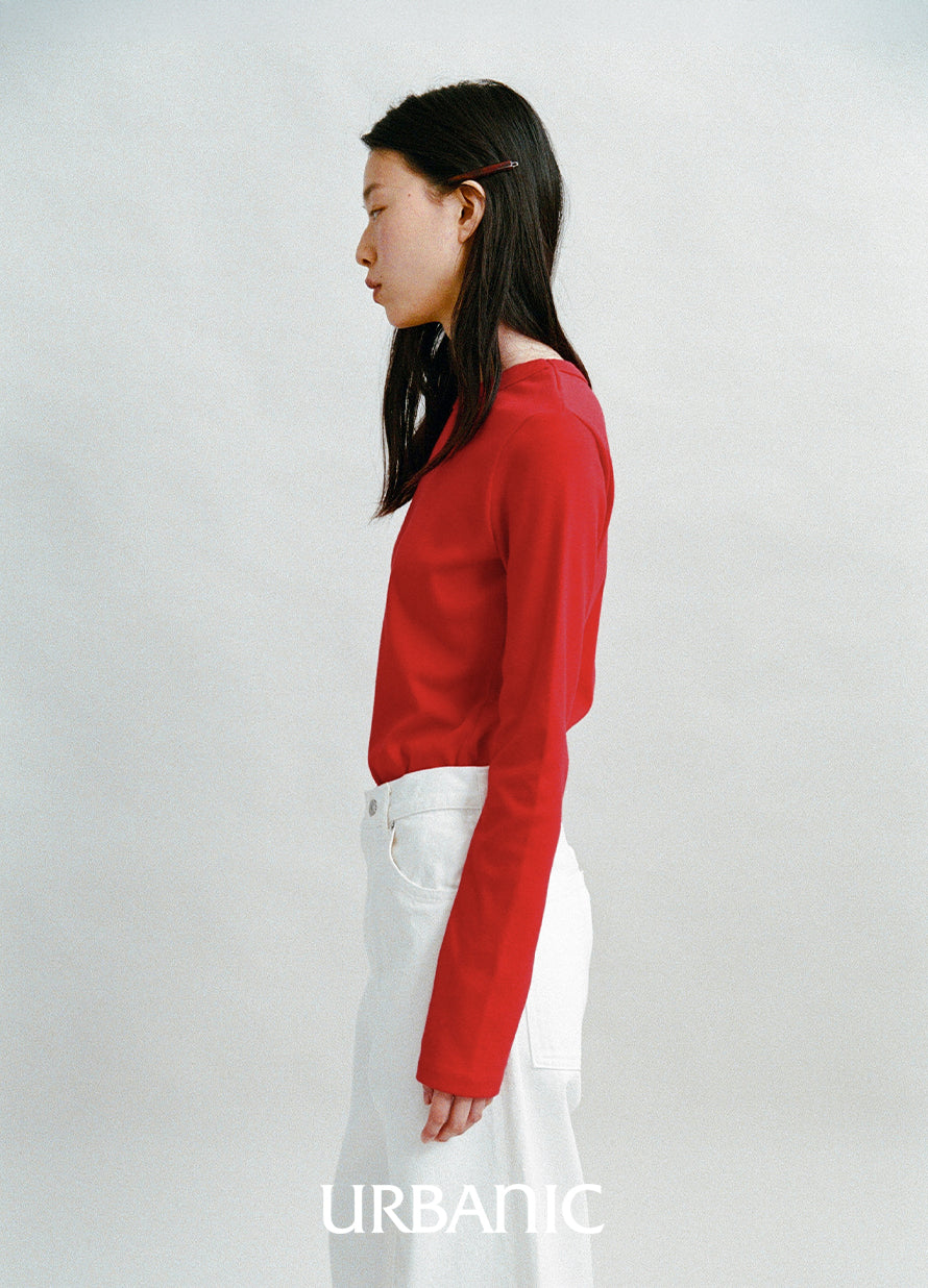 red t-shirt outfit with white denim