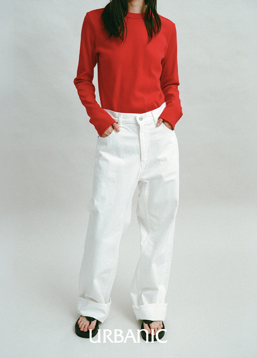 Classic long-sleeve T-shirt with an easy fit