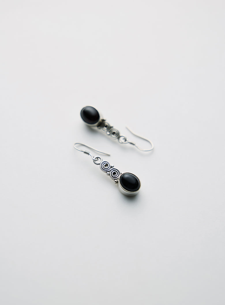 Modern classic onyx earrings