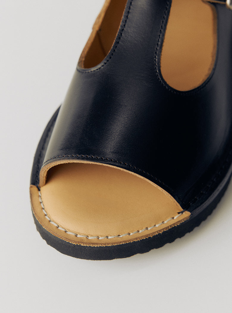 T-strap Vibram Sandals