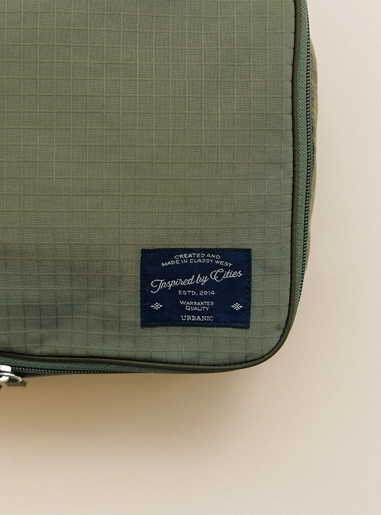 25 Holiday Travel Zip Bag