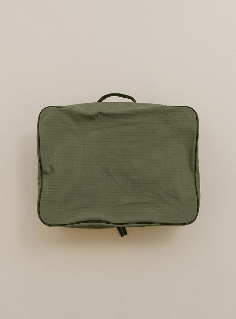 25 Holiday Travel Zip Bag