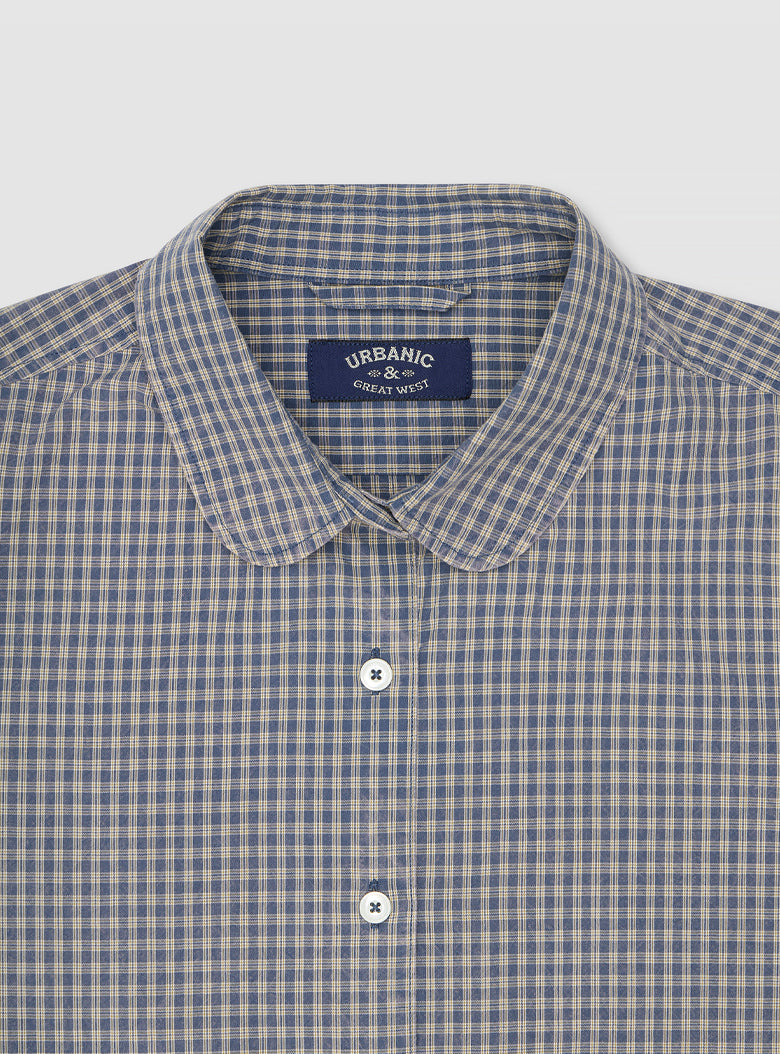 Standard-fit shirt with rounded collar and curved hem