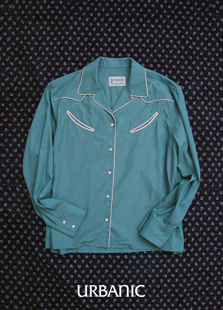 Open-collar shirt with curved yoke and smile pockets